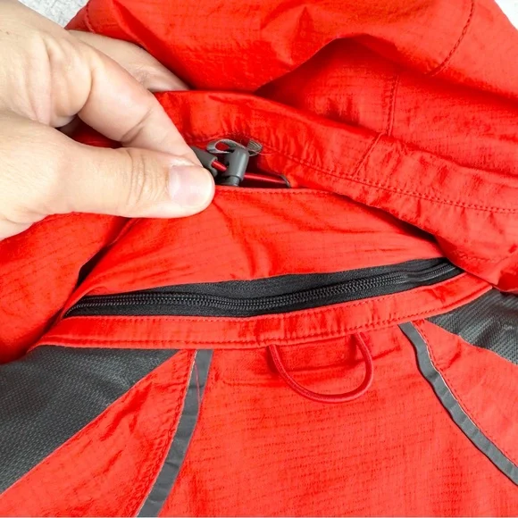 Showers Pass Men's Refuge Jacket Red Size M Outdoor Biking Mountaineering Hiking - Picture 9 of 16